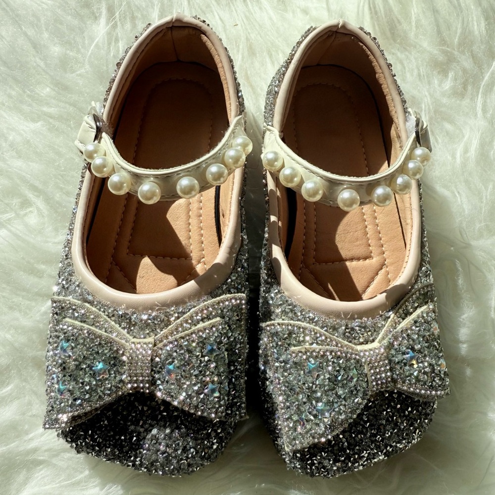 Sparkling Silver Kids Shoes with Bow and Pearls Gril size 11